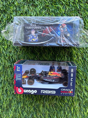 Red Bull Racing RB19 F1 Μοντέλο 2023 κλίμακα 1:43 καινούργιο με υπογραφή Max Verstappen και βιτρίνα