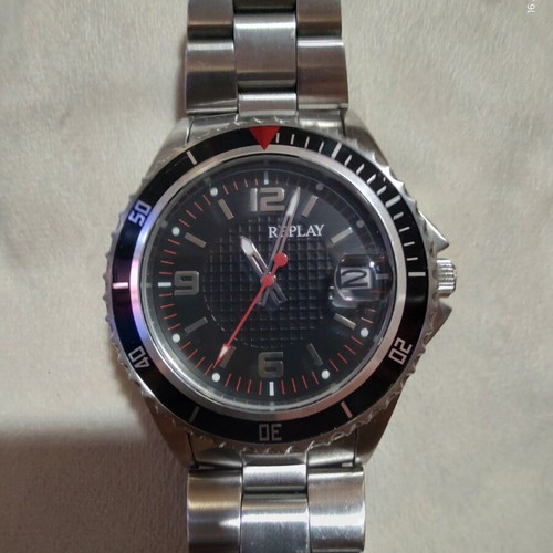 Replay Diver Style men's watch with stainless steel bracelet and date display
