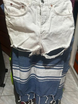 Zara white denim shorts size 36 with blue cotton beach towel