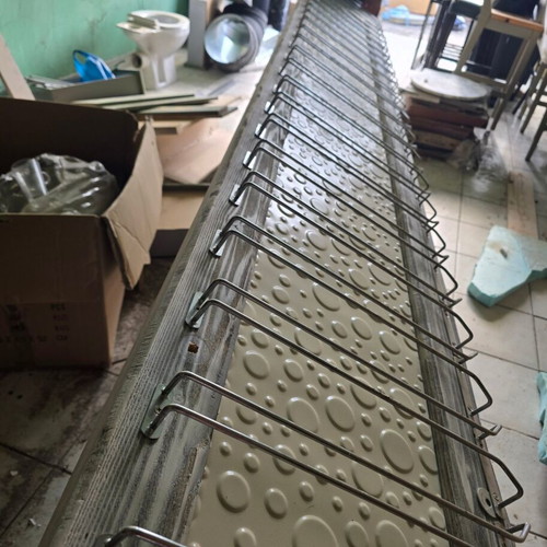 Raga bar glass holder 2.5m with 25 bases for about 120 glasses like new