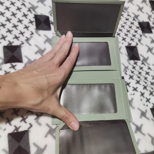 Wallet new, in a very nice color