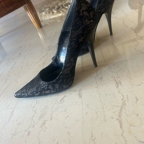 Handmade lace pumps like new, size 39