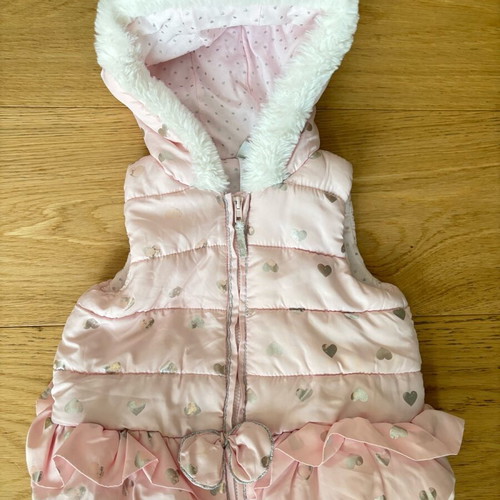 Vest jacket like new with hood and glitter details, size 2 years
