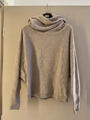 Πλεκτό Topshop size S σαν καινούργιο, μπεζ με ντραπε λαιμό