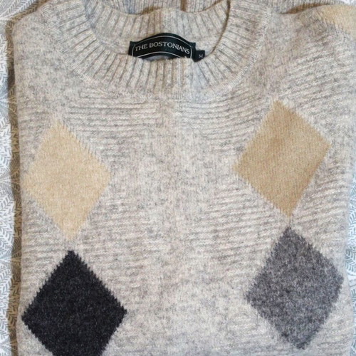 The Bostonians men's sweater used, size Medium, multicolored