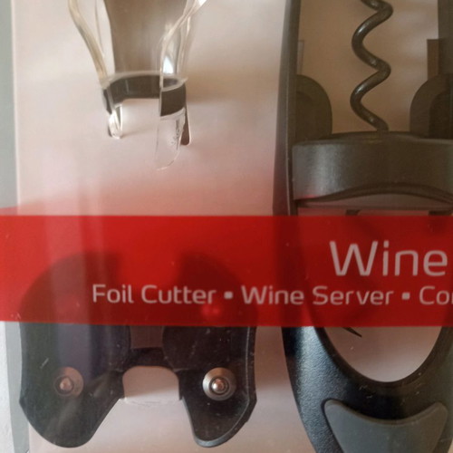 Vacuvin wine set of three pieces new