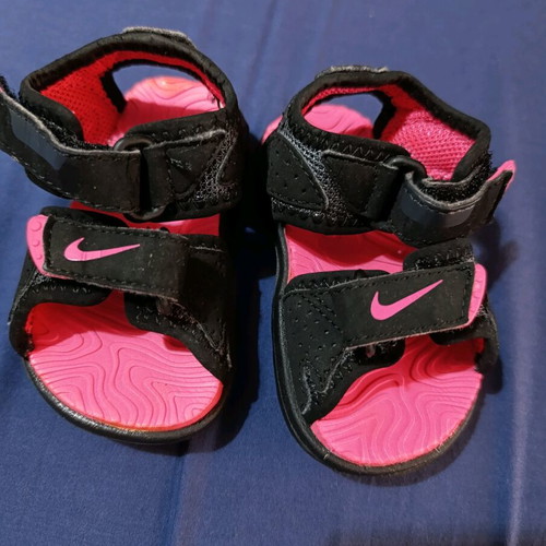 Nike sandal No 17 new