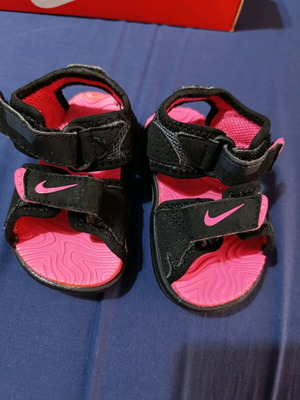 Nike sandal No 17 new