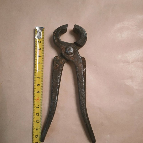 Pliers used with engraved designs
