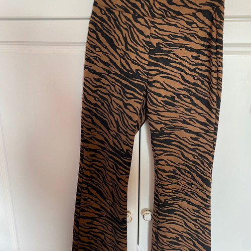 Zebra flare leggings used, brown, size S
