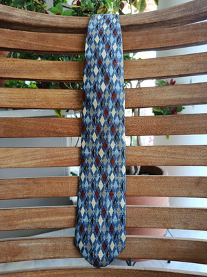 Silk tie new with geometric pattern, multicolor