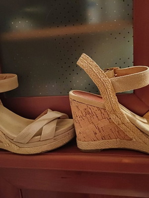 Nine West platform sandals used, size 39, beige