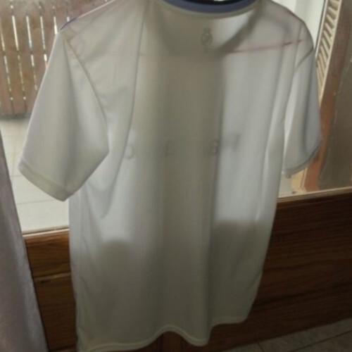Real Madrid jersey like new, size medium, official replica
