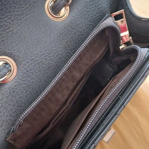 Shoulder bag like new, grey with gold chain strap