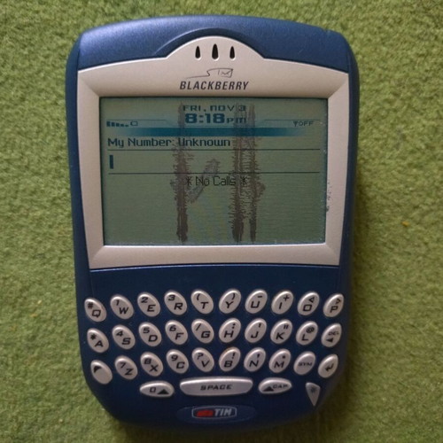 Blackberry 7230 like new with screen issue
