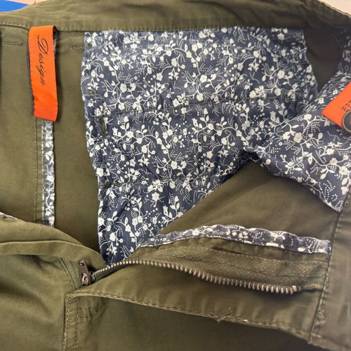 Cargo pants like new in olive color, size L