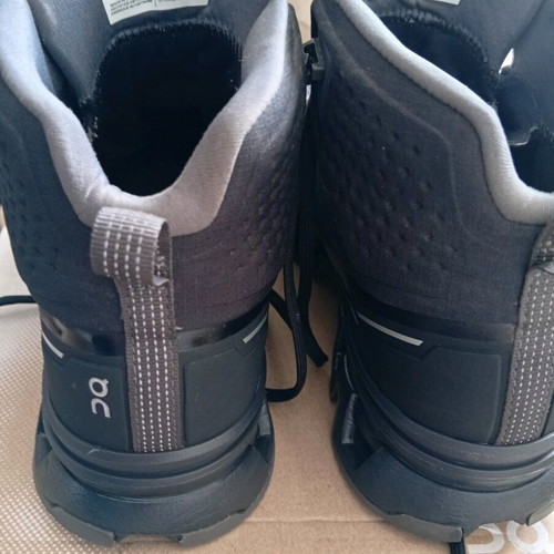 On M Cloudrock Waterproof boots like new, size 44, black