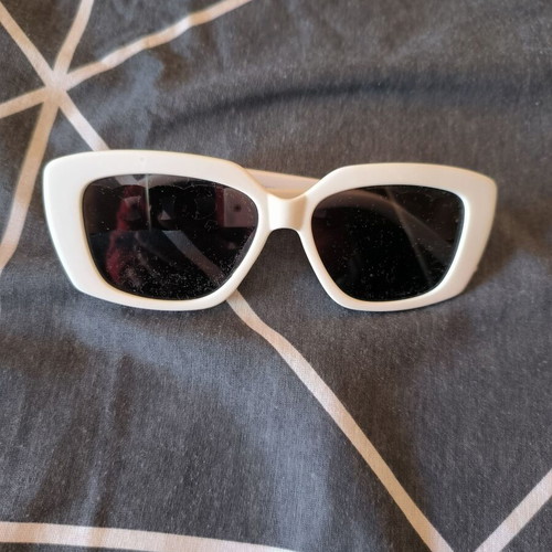 Sunglasses like new, white