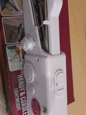 Ραπτομηχανή χειρός σαν καινούργιο