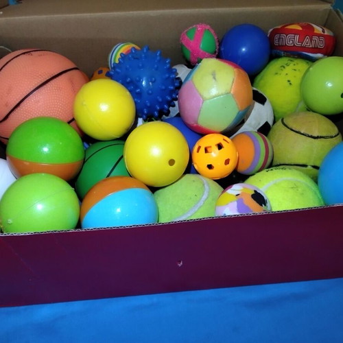 Crazy balls set like new, 60 rubber and 25 plastic pieces