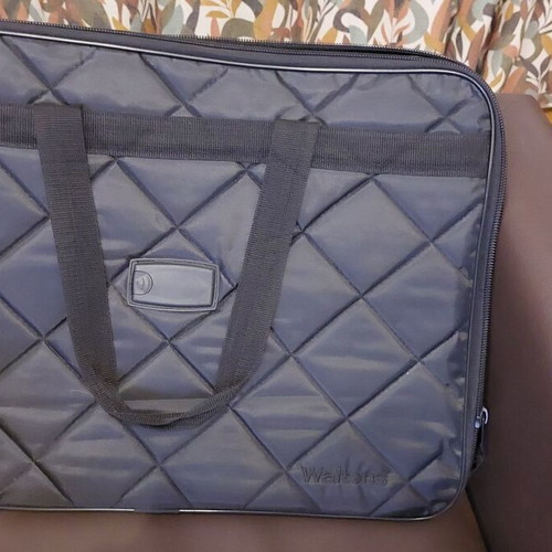 A2 art portfolio case like new
