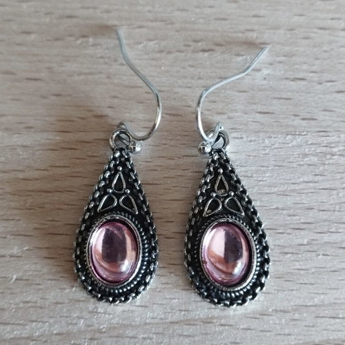 Vintage Atelier pink stone earrings like new, silver color