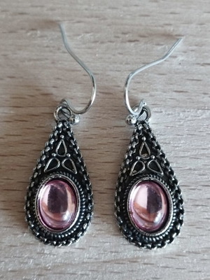 Vintage Atelier pink stone earrings like new, silver color