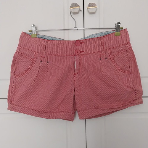 Sisco 19 shorts like new, size XL, red and pink