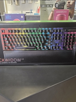 Razer BlackWidow V3 mechanical keyboard with green switches, Greek layout