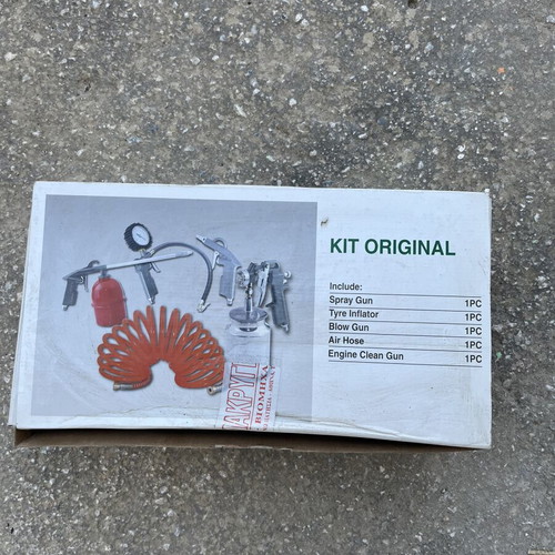 Air tool set 5 pieces new, including spray gun and air hose