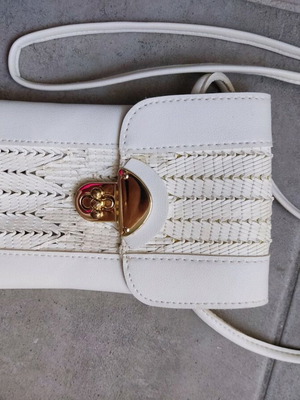 Bag to Bag white leather wristlet wallet used