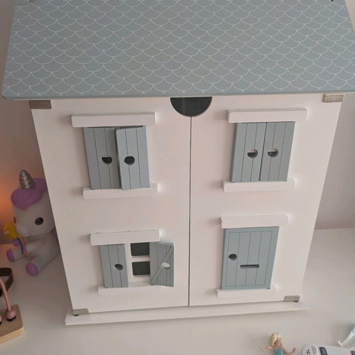 Little Dutch dollhouse with wooden furniture used
