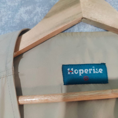 Men's Photographers summer weight beige waistcoat size XL like new