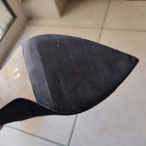Mourtzi black suede pumps size 38