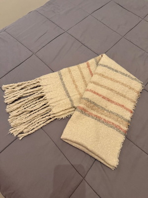 Amelie beige scarf like new