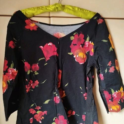 Claudia Strater top black multicolor like new, cotton with elastane