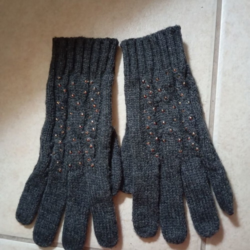 Women's gloves like new, gray, size 9, warm with decorative design