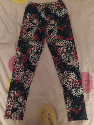 Warm leggings size 8 like new, colorful