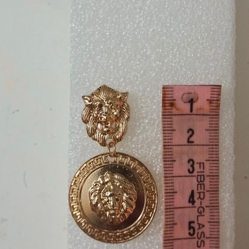 Pendant earrings with lion in gold color