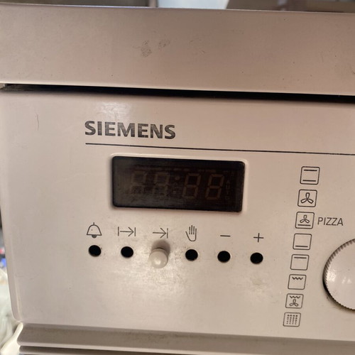 Oven used, fully functional, one stove eye not working