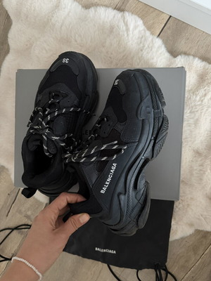 Balenciaga Triple S sneakers like new, size 38, black