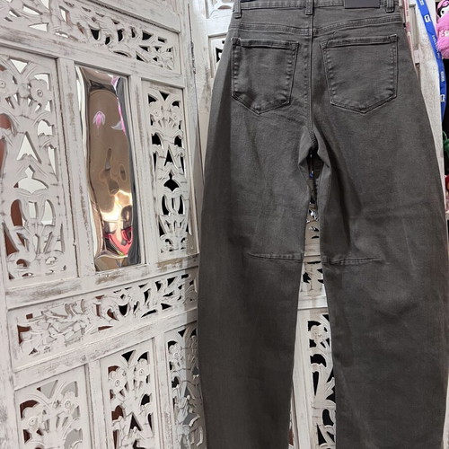 Unique jeans new, brown shade