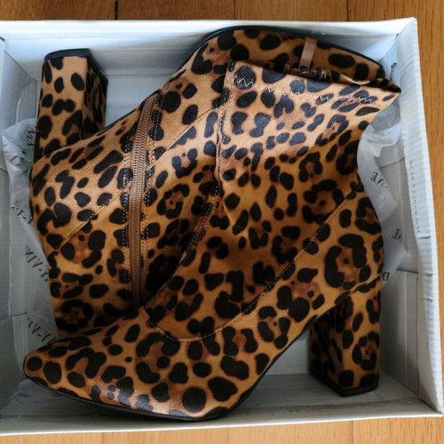 Μποτάκια μυτερά animal print καινούργια, μέγεθος 41