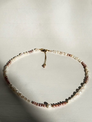 Handmade necklace with cultured pearls and pink details new