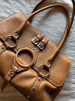 Barbara camel leather handbag like new