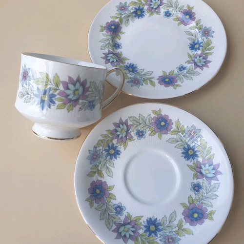 Paragon vintage triple set Cherwell porcelain like new