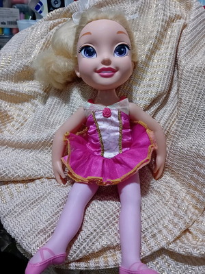 Disney Princess Aurora doll 15" like new