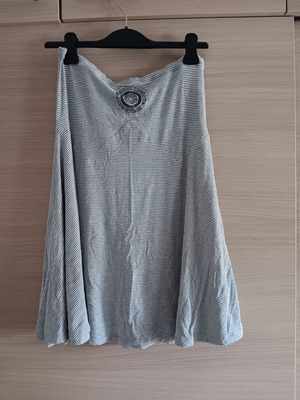 Women's skirt used, gray and white, Fashion Targets Breast Cancer