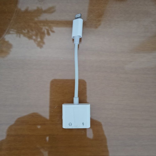 Iphone lighting cable to double lighting like new