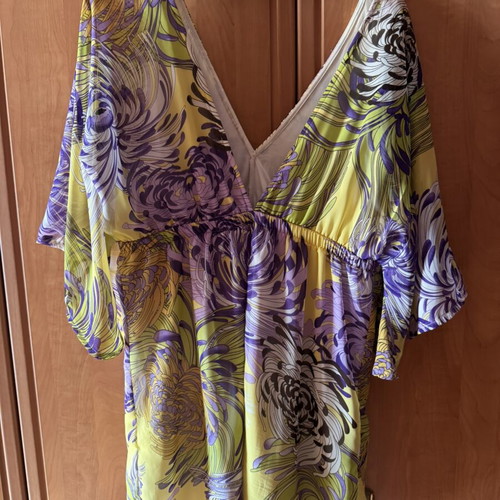 Vertige dress size 3 like new, airy summer floral pattern
